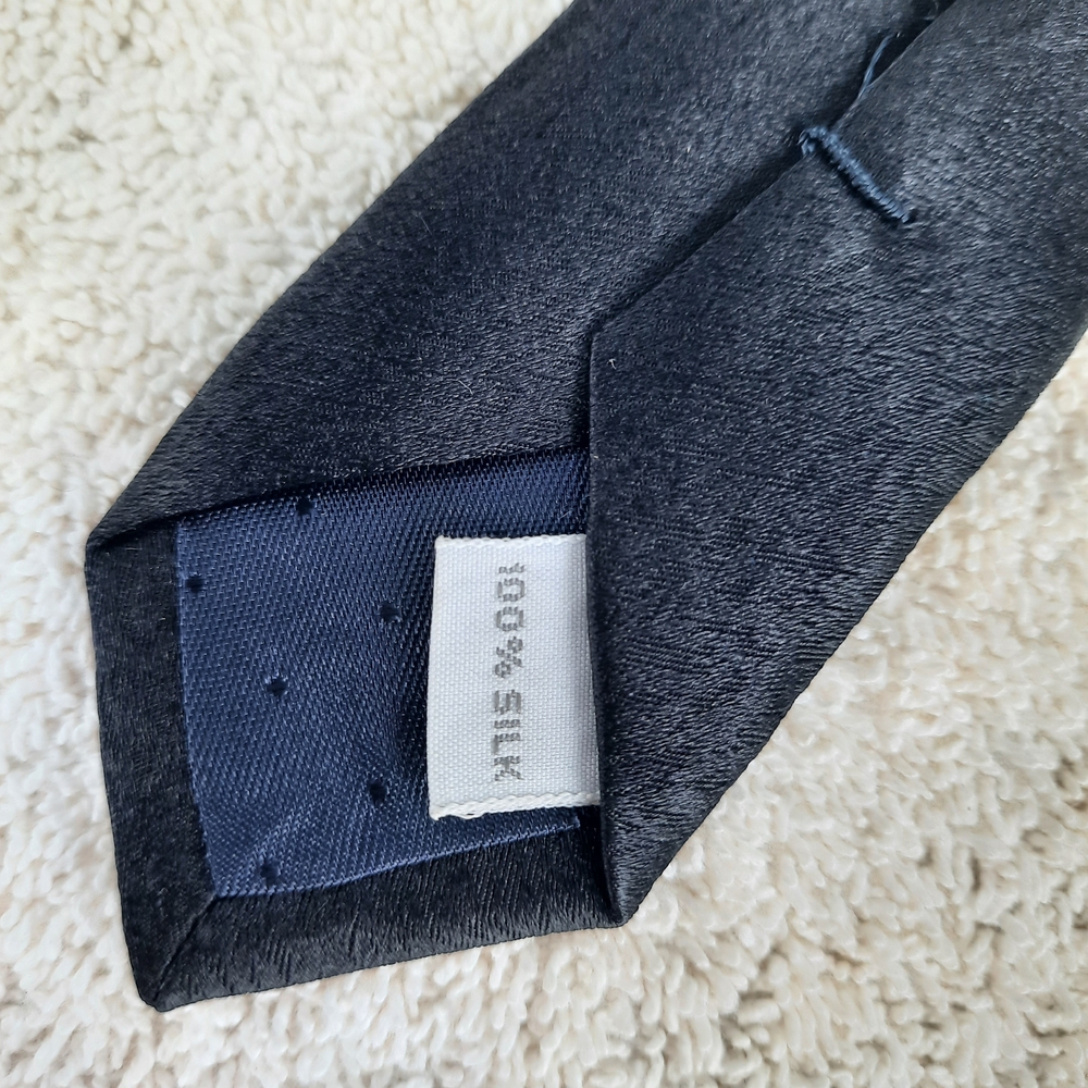 Pierre Cardin Black and Gold Designer Silk Men's Necktie - Picture 5 of 8